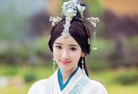 宋朝才女出一上联：“洞中泉水流不尽”，才子对出的下联堪称精妙