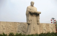 《清明上河图》放大100倍，发现树下一尴尬场景，女子看完羞红脸