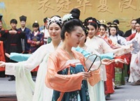 俗语“两腮无肉不可交”，后半句同样经典，古人观人经验！