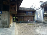 菩萨还需手持剑