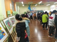四川自贡自流井举办少儿美术作品展 40件作品出自6至12岁孩子