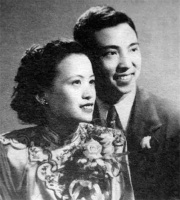 她收到电报：母病速归，恋人：别去，这是圈套！她不听悔恨终身