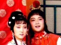 薛宝钗和林黛玉，谁的教养最好？两人的贴身丫头早就说明一切！