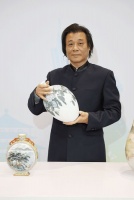 近十万字《资治通鉴》竟“藏身”在这里…微型书法，瓷上芭蕾