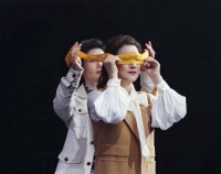 当代越剧《云水渡》首演：演员摘下水袖，穿上西装