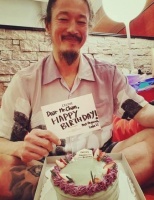 赌王千金何超仪为老公庆生，陈子聪脱发严重瘦脱相，曾病重住ICU