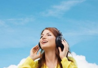 别放弃梦想，时刻相信越努力越幸运