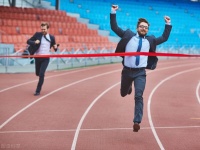 你周围有没有大器晚成的人？刚开始能力平平，突然就变得很厉害？