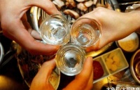 农村俗语：“酒中不语真君子”，下句更经典，老祖宗经验值得学习