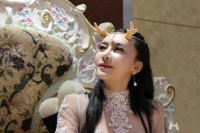 她是金莲的扮演者，成名之后为何不好好演戏，衣服反而越穿越少