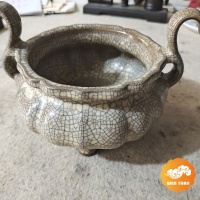 哥窑双耳三足炉鉴赏