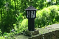 吾人于一言一动中，不离佛号，从心起，从口出，从耳入