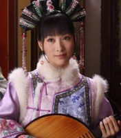 《甄嬛传》：原著中安陵容小产时甄嬛一直捂着鼻子，背后原因竟然是这个