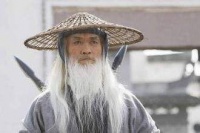 乾隆让道士求雨，道士一番作法后果然下雨，乾隆：那就直接杀了吧