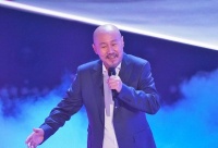 她是腾格尔前妻，为爱同居8年后离婚，如今50多岁依然单身！