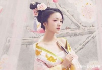 女子上联：“张长弓，骑奇马，三更作战”，书生下联太经典了