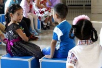 女儿放学回家后，说要嫁给老师，问清原委后我含泪向老师道谢