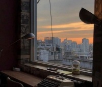 暗示自己不谈恋爱的文案||“被人喜欢这件事，我不赶时间。”