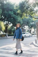 不闻红尘的纷扰，不理世事的纠缠