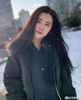 仍是大美人！53岁王祖贤雪中近照曝光明艳动人