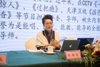 越剧历史上舒锦霞的早年经历是怎样的？