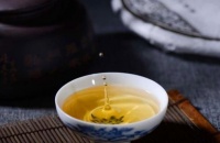 俗语：“茶满欺人，酒满敬人”，道出了古人待客之道，值得学习！