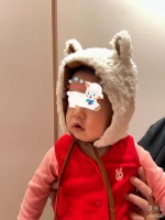 陈赫晒两个女儿照片庆平安夜 一个搞怪一个呆萌