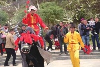 张公山上牛灯舞