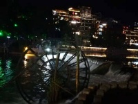 婉约或怪诞，都是梦想