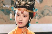 《红楼梦》中精明强悍的王熙凤，为何不得善终？有4个重要因素！