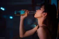 我只是习惯了人来人往。