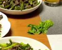 农村婆婆不顾客人在场百般奚落儿媳，结果被儿媳闺蜜怼的饭都不吃