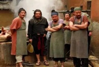 民间故事：屠户靠杀猪发了财，却叮嘱两个儿子：以后千万别学我