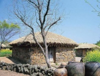 俗语：树怕三摇，女怕三撩，鸡怕撵狗怕舔，老祖宗经验，啥意思？