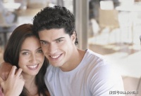 女生一般都趋于感性，尤其是以崇拜为基础的爱情，很容易迷失自己