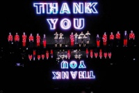 致敬抗疫英雄 上汽R汽车上演“跨时空”全息投影音乐会