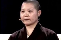 尼姑带“佛像”鉴宝，称已供奉百年香火，专家：能否念句金刚经？