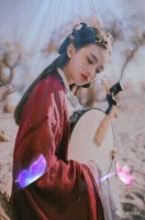 上联：念君总在黄昏后，下联？