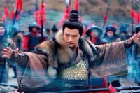 郭靖视杨过为亲儿子，却为何从来不传授杨过武功？书中早有答案