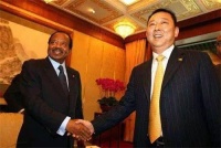 他身价400亿，汶川地震捐5千万，慈善家的背后却是沾满鲜血的恶魔