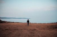 中年人的成熟：戒掉情绪，懂得转弯，接受平凡