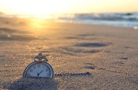 “光阴似箭”过时啦，描写时间过得快词句集锦 公务员考试能用上