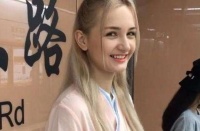 法国姑娘在中国留学3年，回国探亲下飞机，父母：脑子坏掉了？