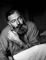 可以欣赏，不要崇拜，拜是跪下，拜下去你就不属于自己了