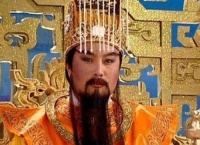 孙悟空大闹天宫，玉帝被吓到钻桌子，原来桌下镇压着三界大魔头刑天