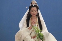 观音地位没有玉帝高，为何他还对观音那么忌惮？你看她母亲是谁！