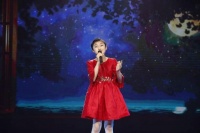 北师女孩闫语宸：嗓音甜美人称“小宋祖英”