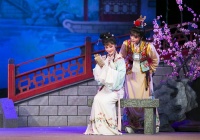 上海越剧院携《红楼梦》访穗 尹袁版“宝黛”有多催泪？