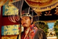 《水浒传》中，朝廷曾先后几次招安宋江一伙？这句诗说出答案