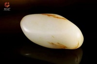 这块玉，有人出价1千，有人出价10万！你看值多少？